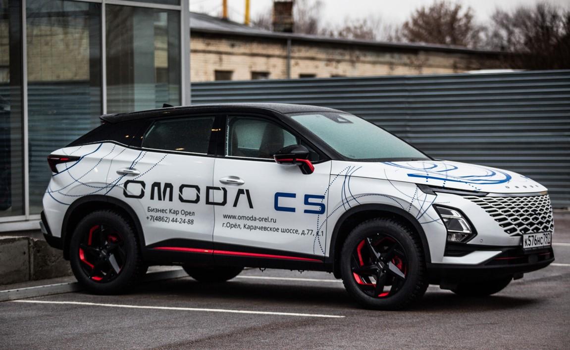 Дилерский центр OMODA Бизнес Кар Орел приглашает вас пройти тест-драйв полноприводного фастбек-кроссовера.