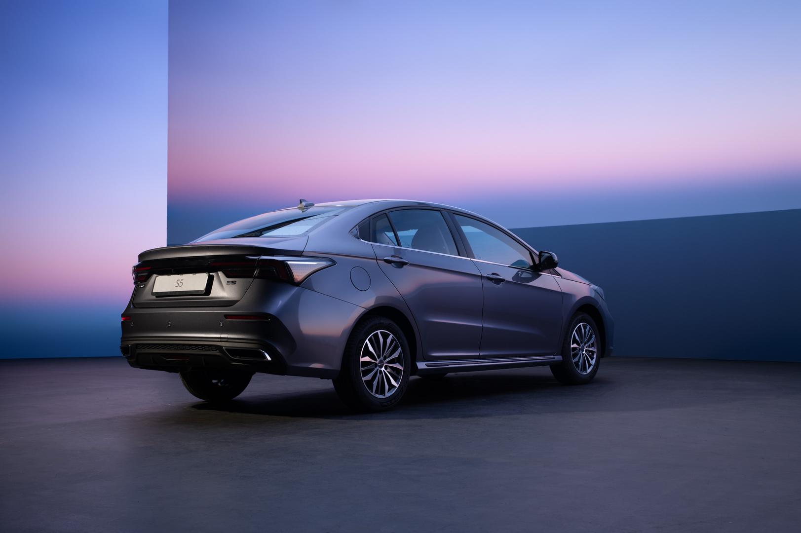 Стильный седан OMODA S5