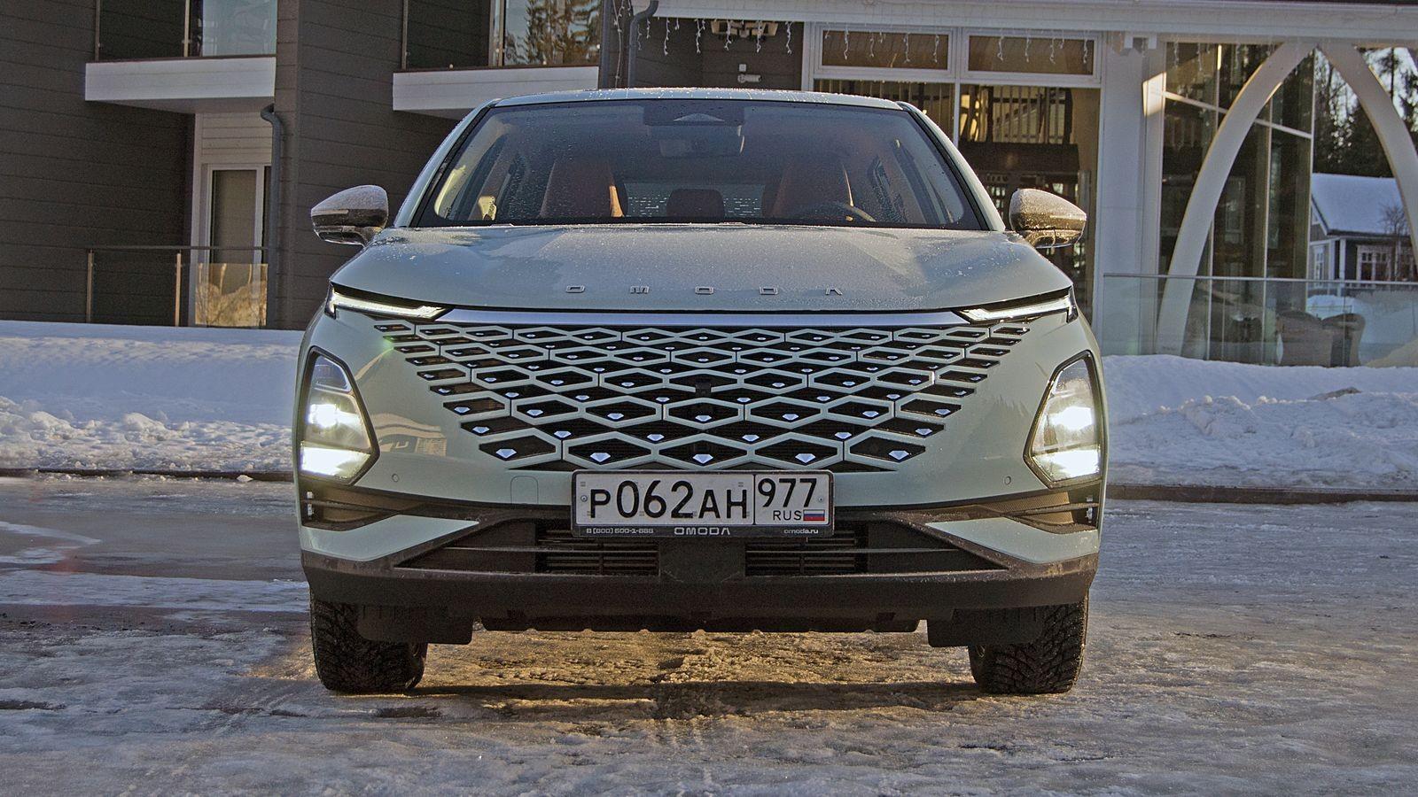 Новый силовой агрегат, эксклюзивный полный привод и щепотка Duster: тест Omoda C5 AWD