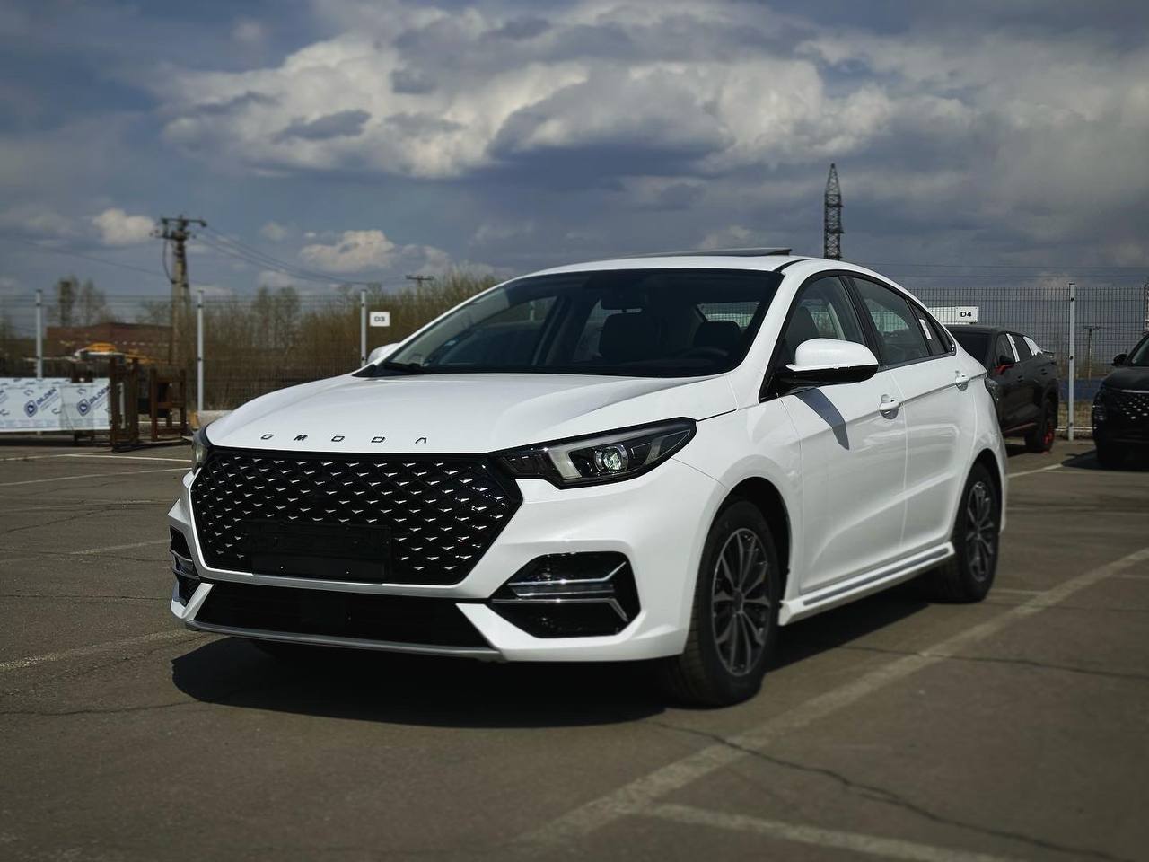 OMODA S5 – будущее настало. Пора познакомиться с седаном вживую.