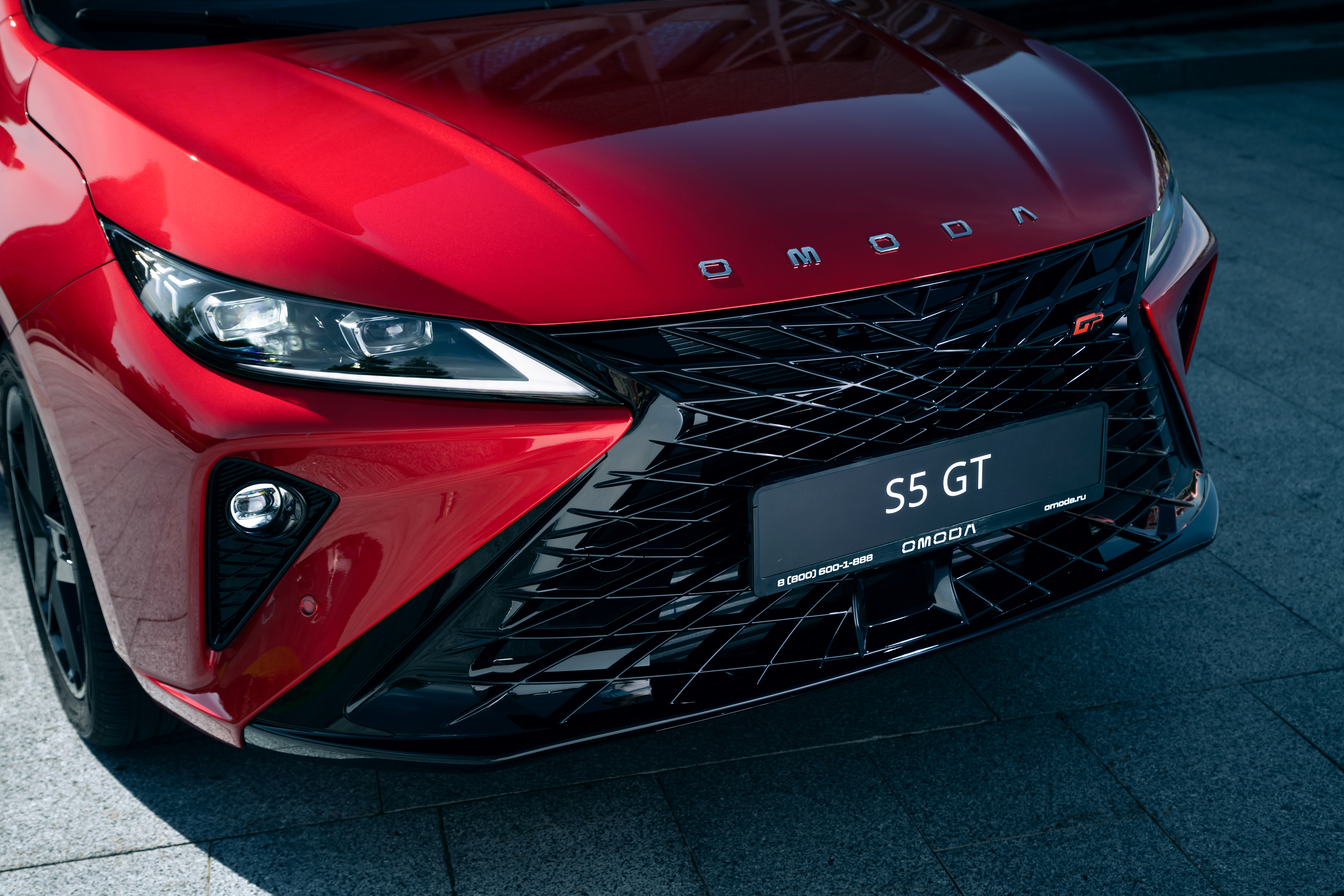 OMODA анонсирует старт продаж в России новой версии седана S5 GT