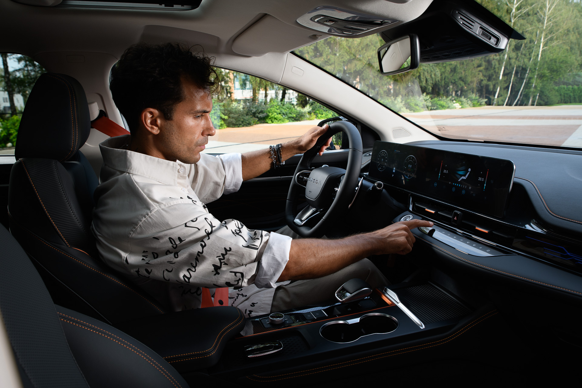 Испытай динамичный и выносливый седан OMODA S5 GT на тест-драйве в OMODA Регинас на Свердловском тракте 5-Р