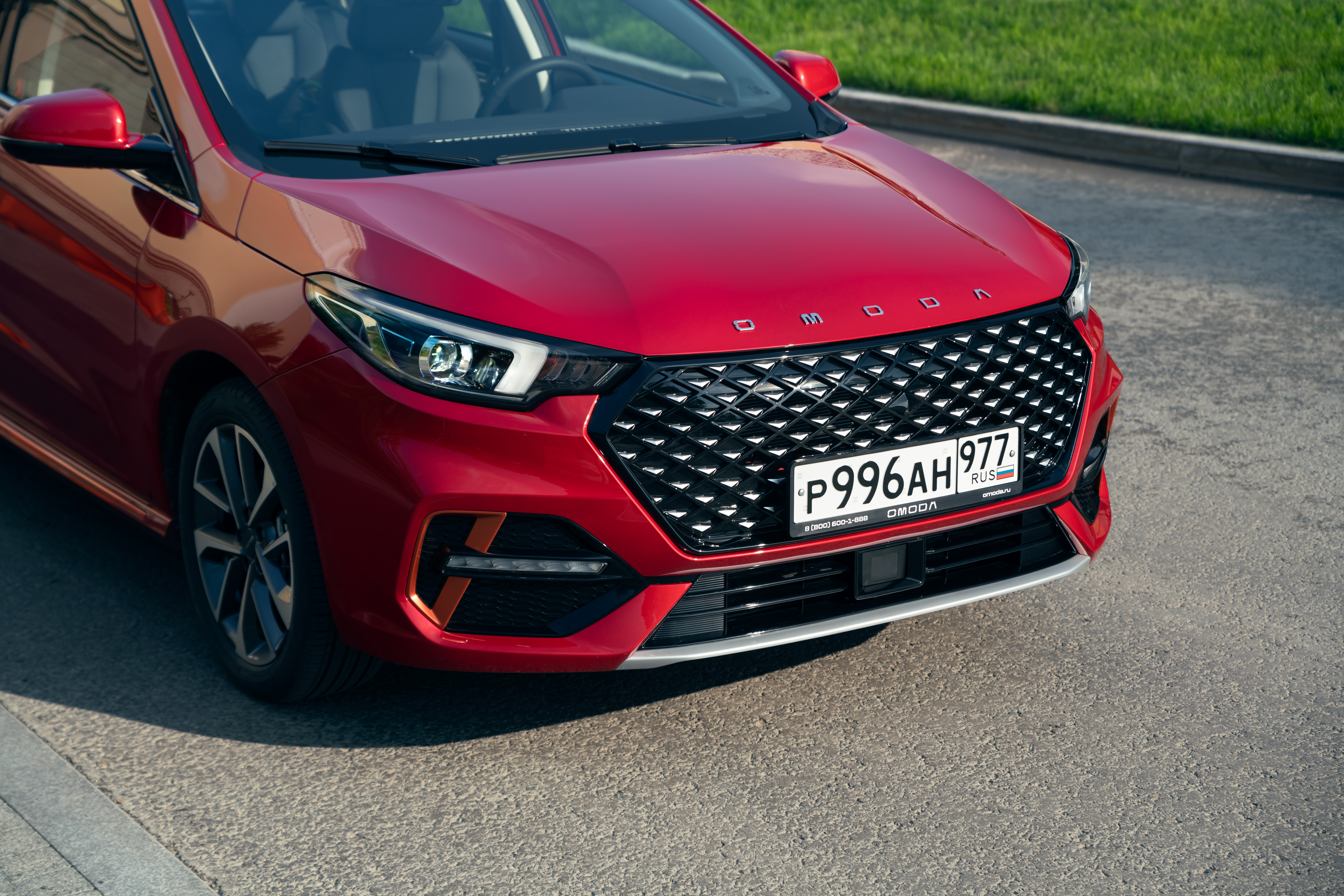 Расскажем подробнее о системах ADAS, установленных в OMODA S5: