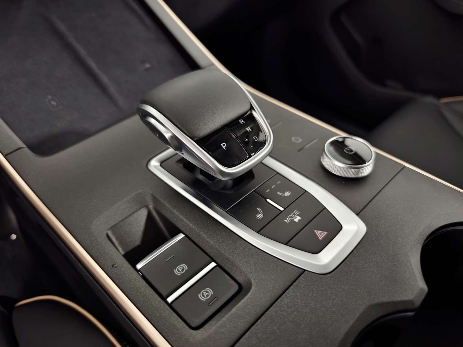 OMODA_C5_Lifestyle_safety2