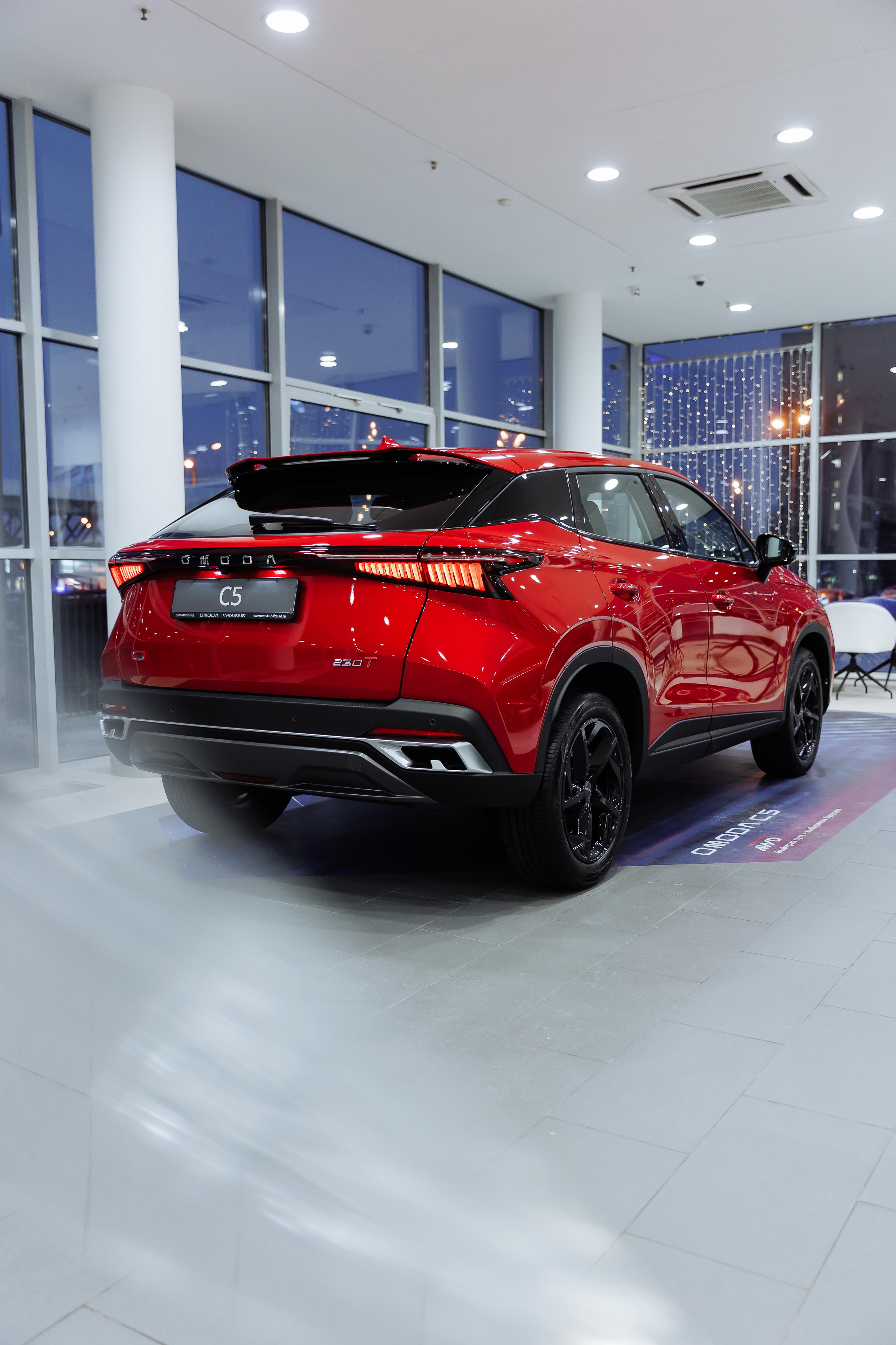 OMODA C5 в стильном исполнении Trendy Red