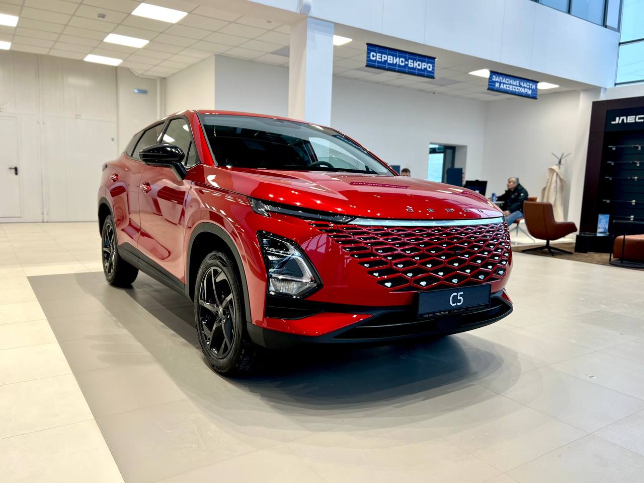  В наличии два ярко-красных автомобиля OMODA! 