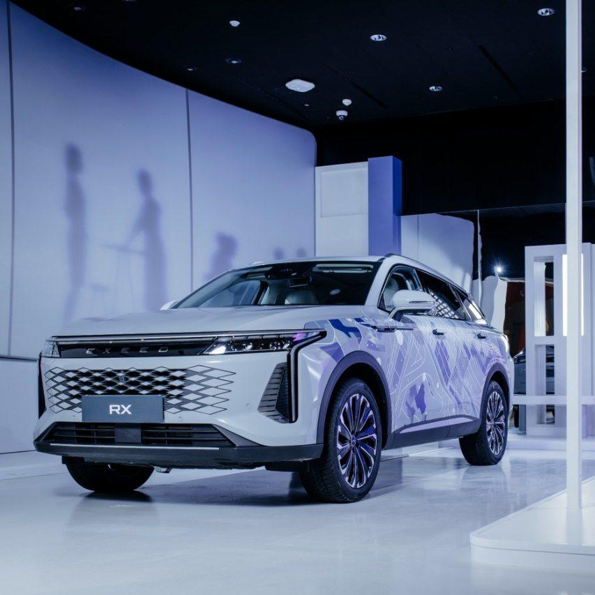  Бренд EXEED поддерживает выставку «Группа «13». В переулках эпохи»