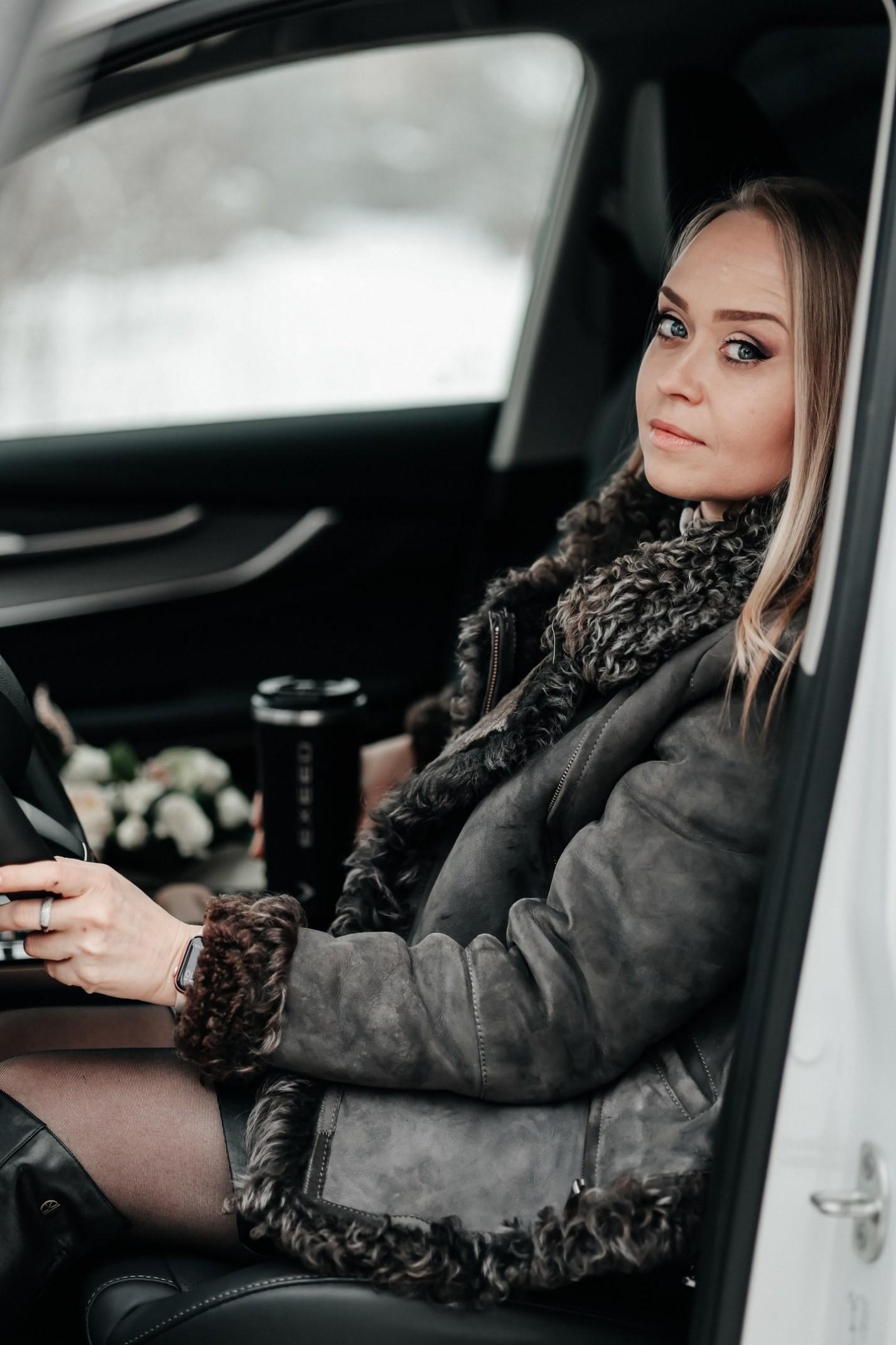 «Грациозными линиями выделяется в потоке автомобилей, совершенный и уникальный!»