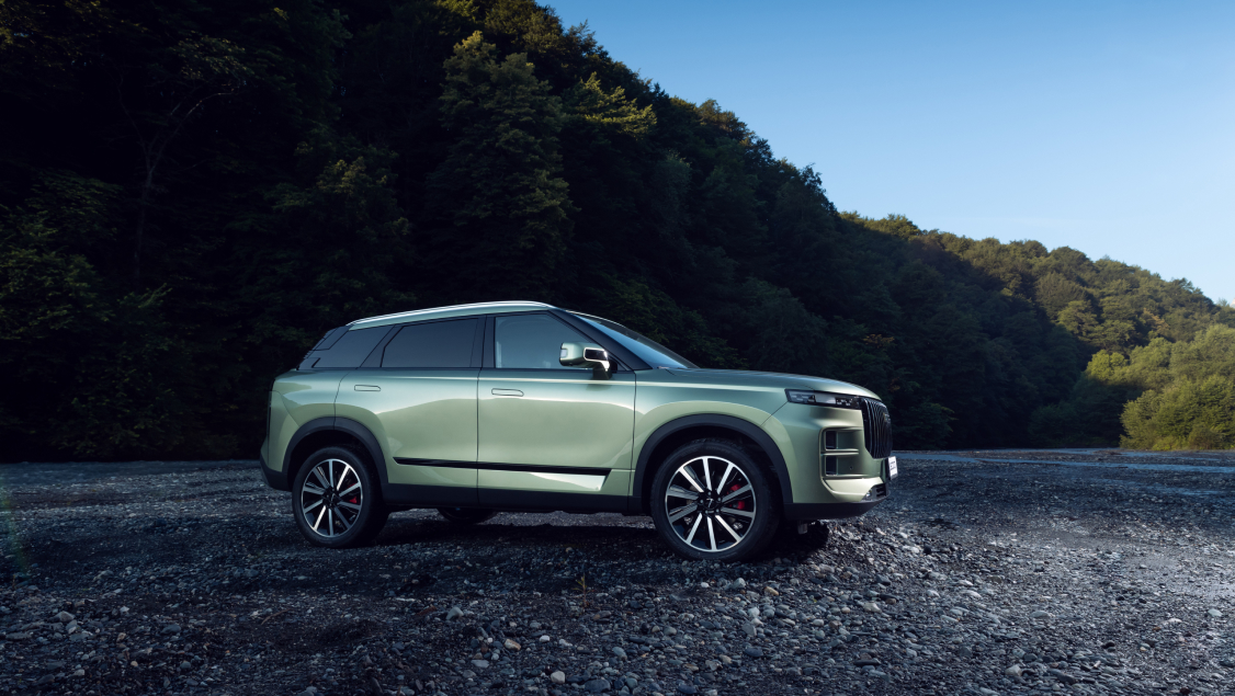 Только в апреле: стартовая цена кроссовера JAECOO J7 в «Нижегородце» 2 599 900 рублей*