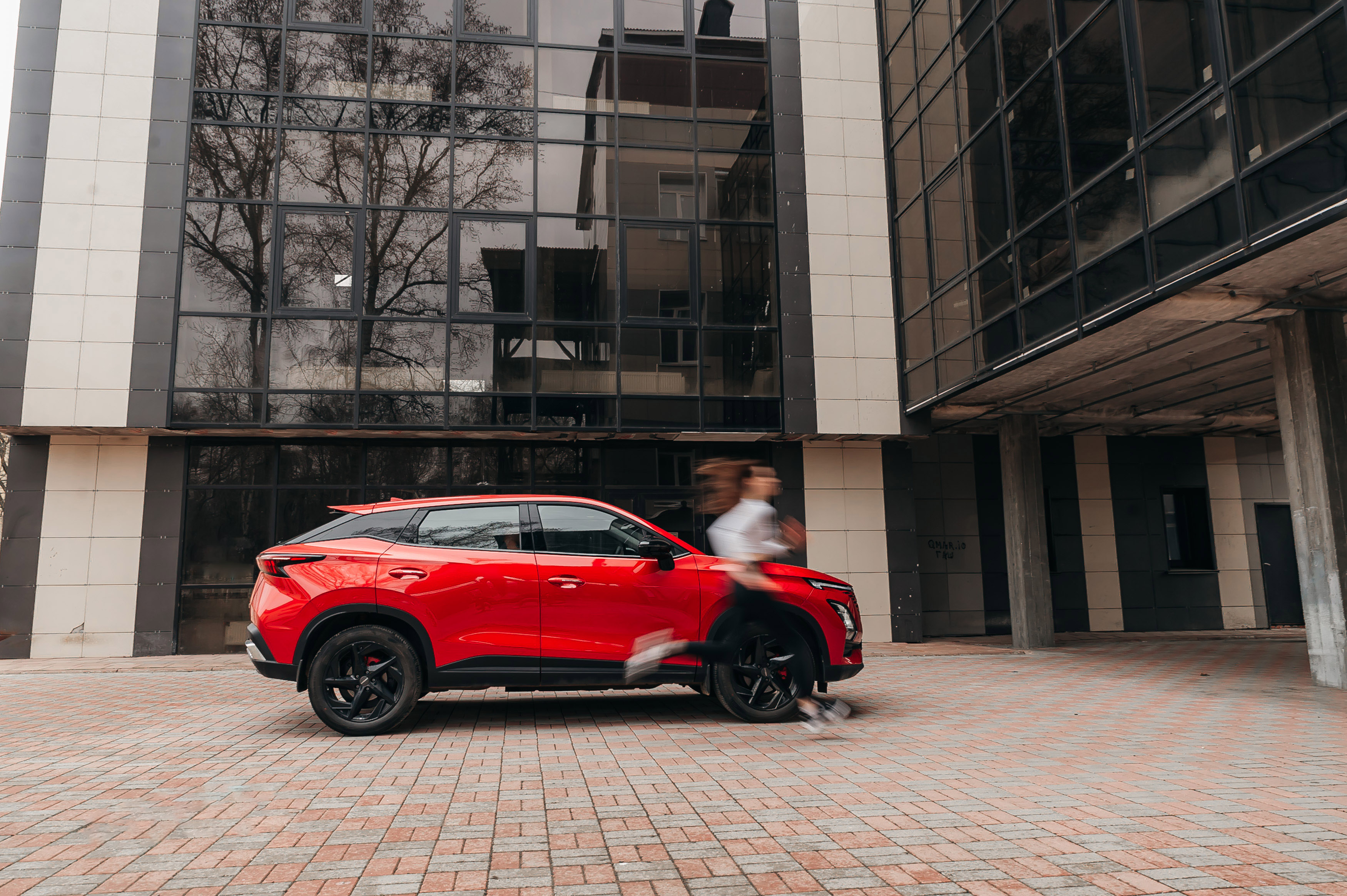 Особенности OMODA C5 в версии TRENDY RED