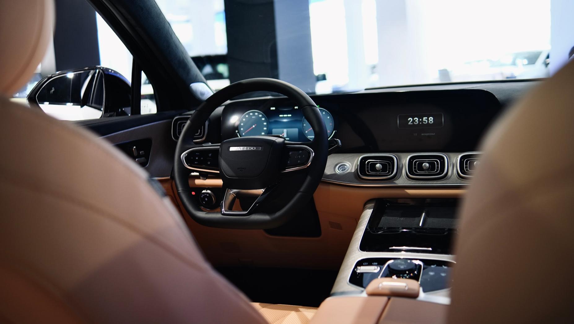 ТОП-5 фишек салона JAECOO J8