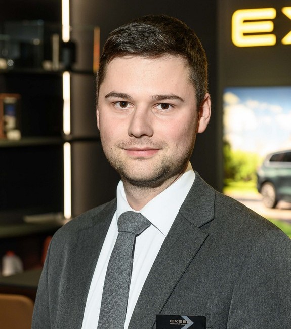 Роман Чернецов