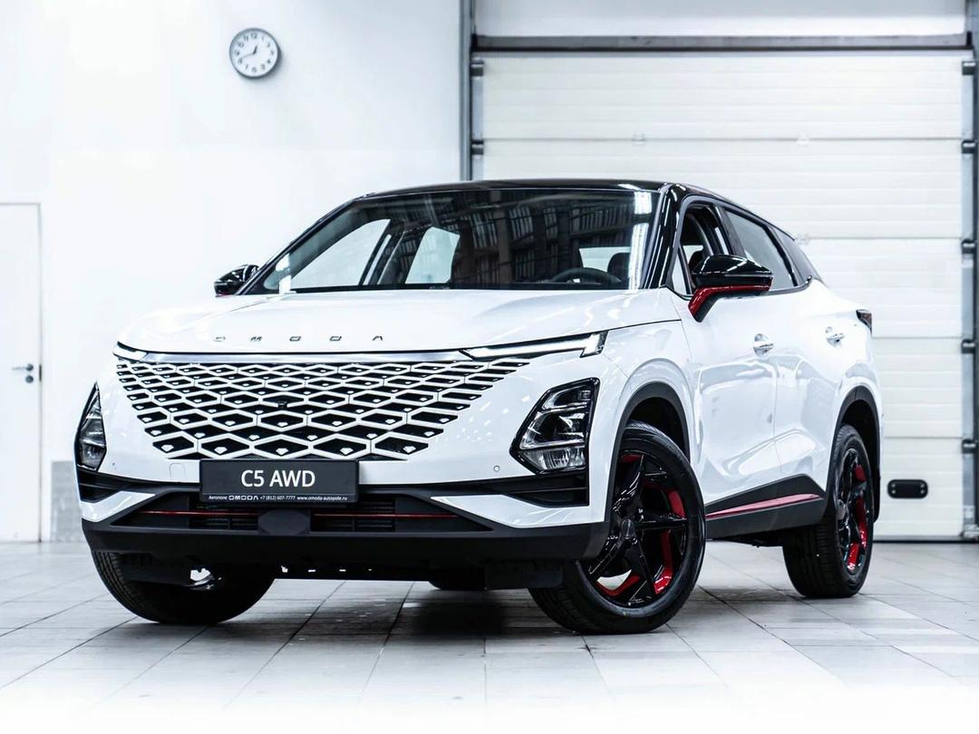 OMODA C5 AWD с шестью режимами полного привода позволят чувствовать себя уверенно на любой дороге.