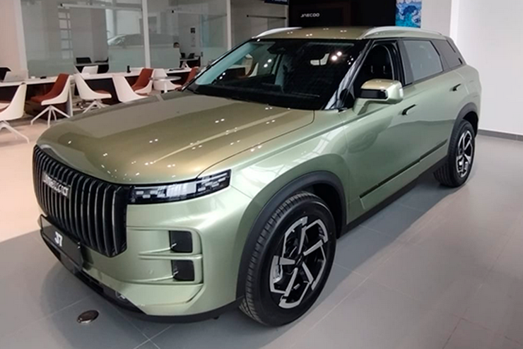 Получите консультацию специалиста отдела продаж по комплектациям