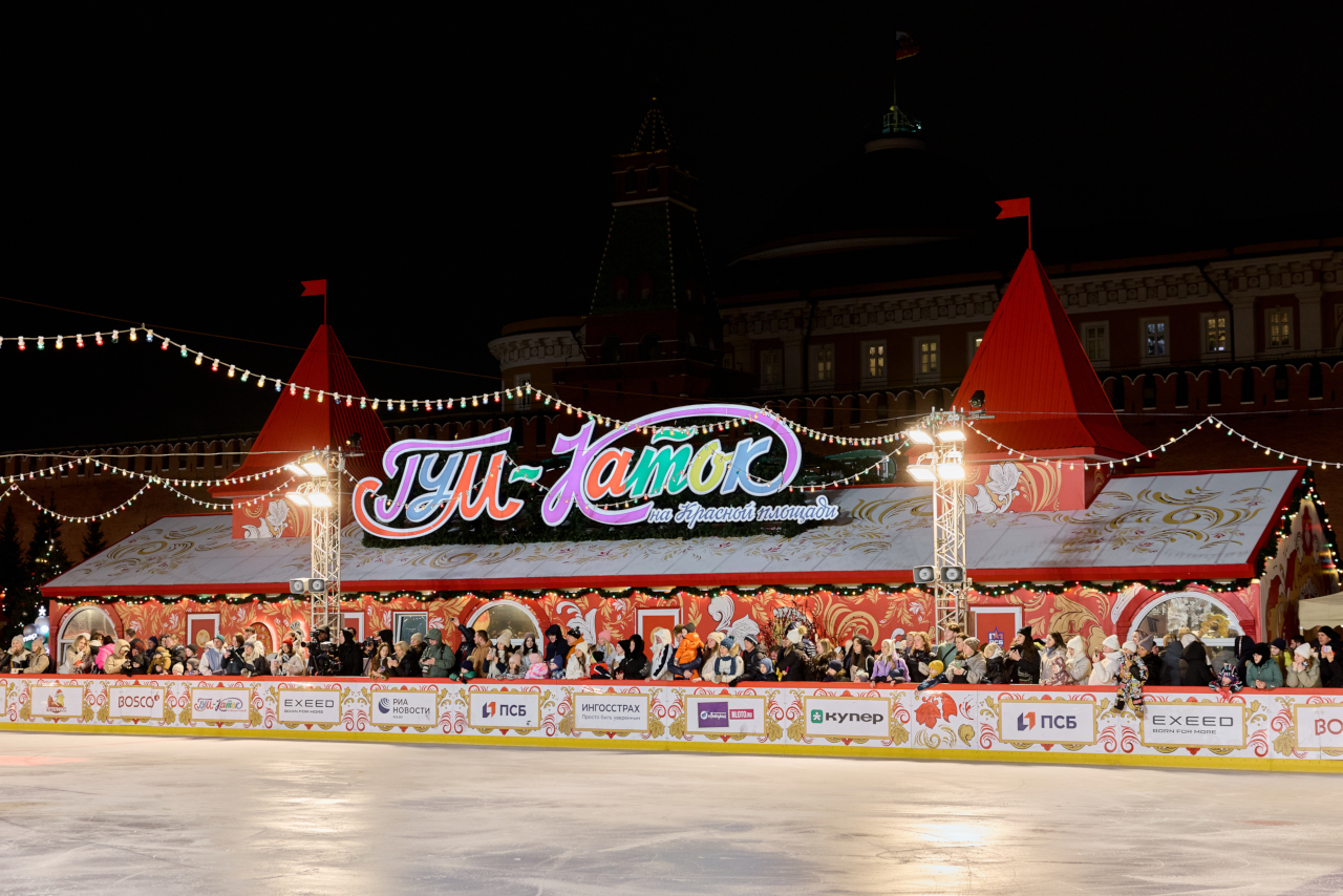 В период празднования китайского нового года EXEED представил уникальный перфоманс на ГУМ-Катке