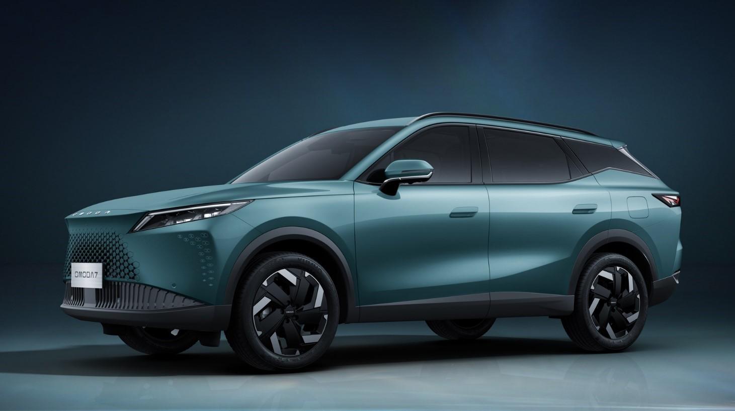 Omoda C7 объединяет прогрессивный дизайн и технические инновации.