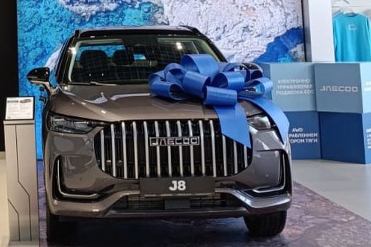 Снег, сугробы, гололед, а скоро - лужи, слякоть