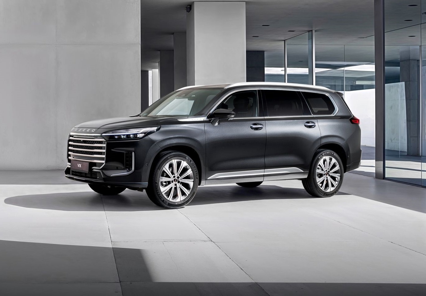 Какой автомобиль идеально подходит для большой семьи?