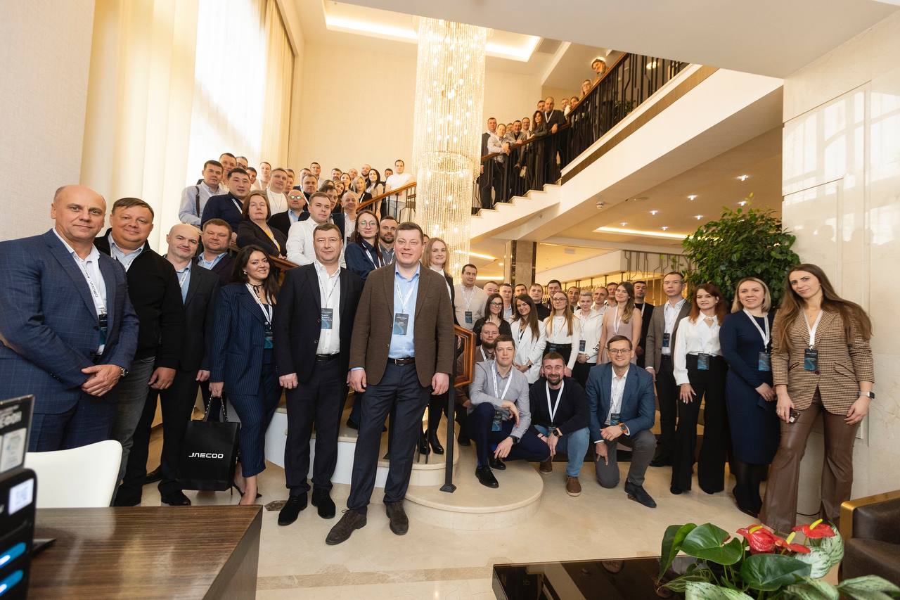 Картель Авто - в тройке лучших среди дилеров Сибири и Дальнего Востока.