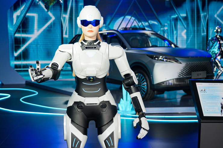 Бионический робот Mornine продемонстрировал свои возможности в автосалоне OMODA и JAECOO в Малайзии