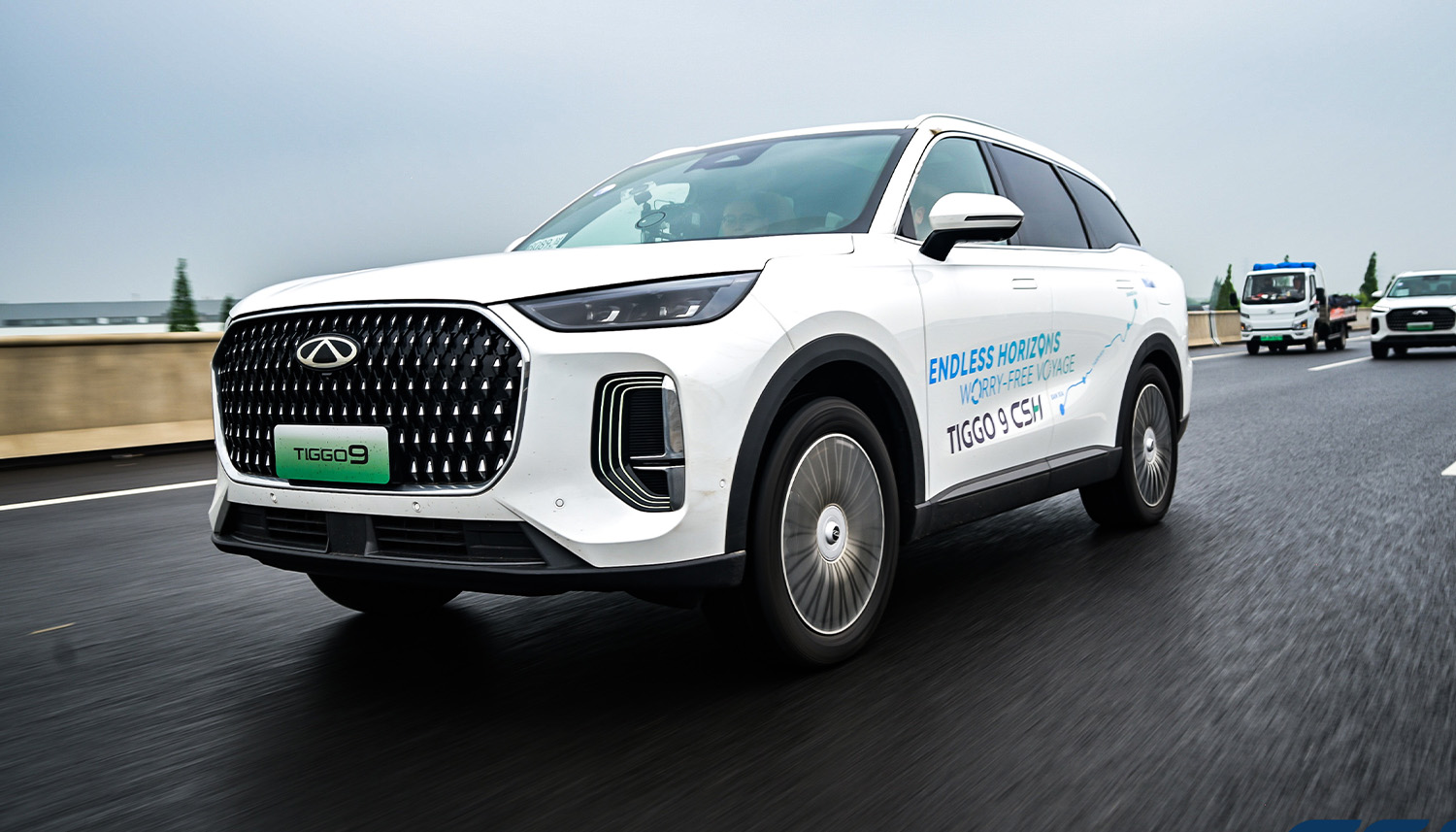 Гибриды Chery Super Hybrid (CSH) устанавливают новый эталон для гибридов, преодолев более 1400 км в реальных условиях без подзарядки 