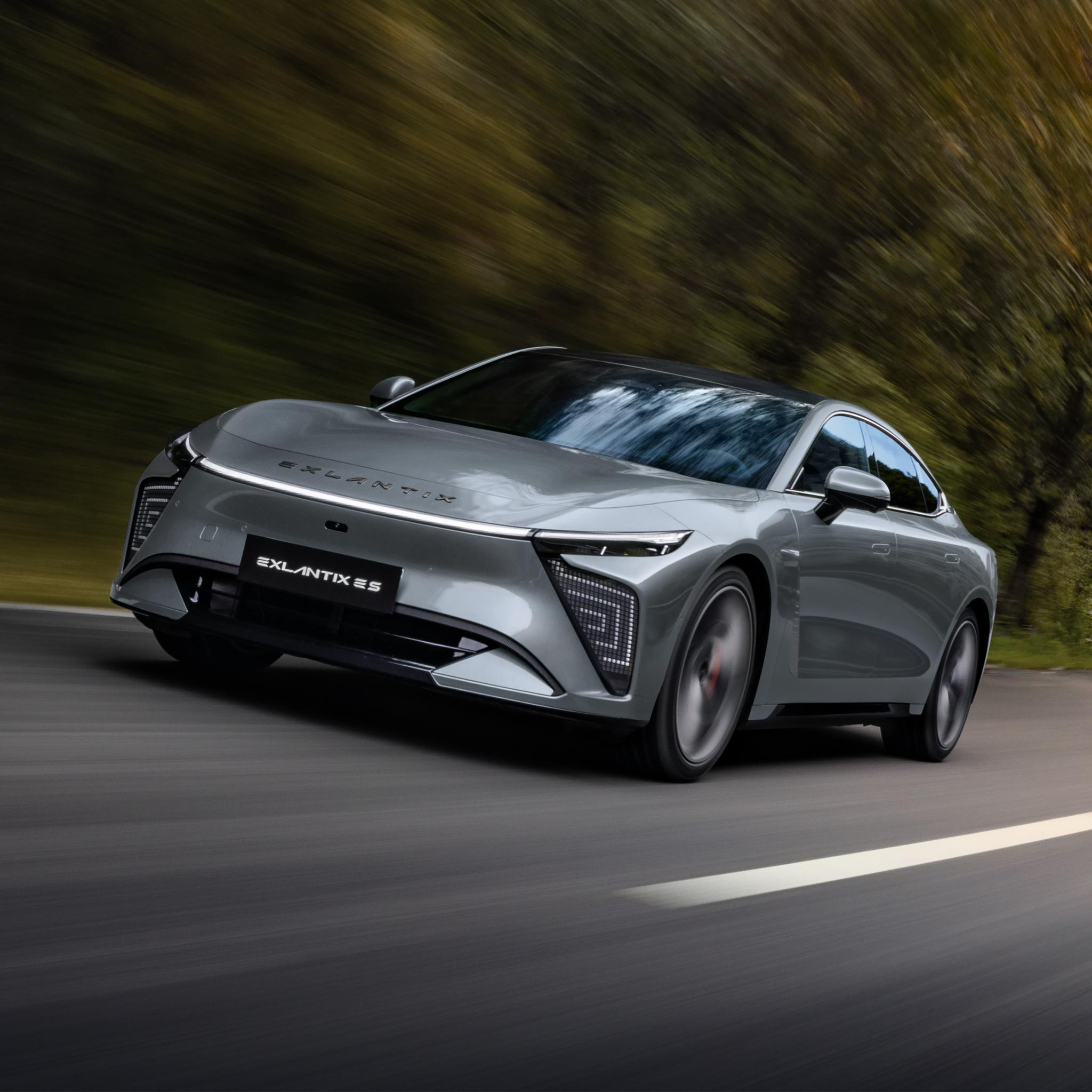 Электрическая модель EXLANTIX ES установила рекорд Гиннесса по скоростному маневрированию
