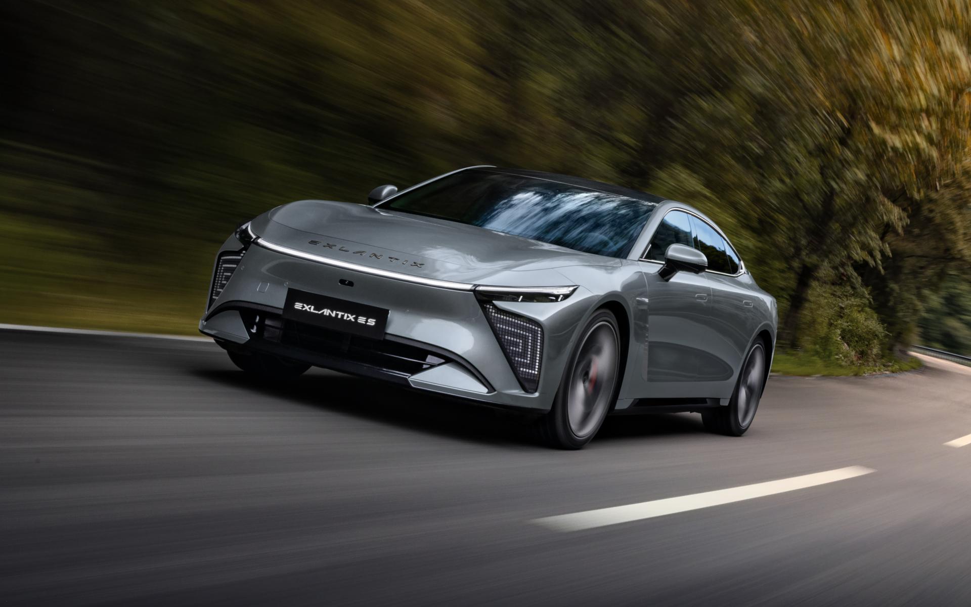 Электрическая модель EXLANTIX ES установила рекорд Гиннесса по скоростному маневрированию