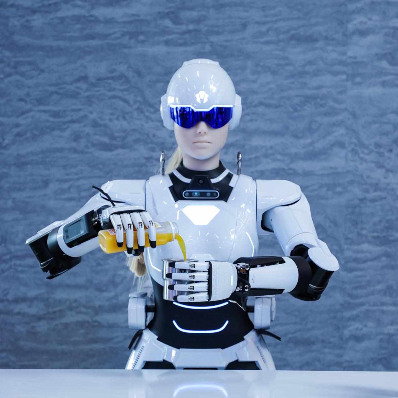 Роботы AiMOGA появятся в автосалонах EXEED для повышения стандартов обслуживания