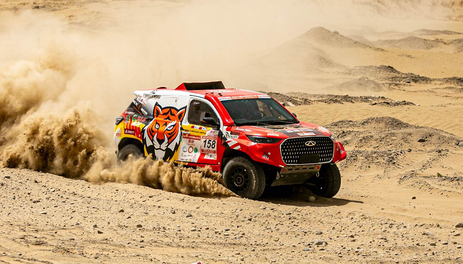 CHERY TIGGO 9 вписывает своё имя в историю ралли  «Такла-Макан»: серийный внедорожник одерживает три победы подряд в зачёте модифицированных автомобилей
