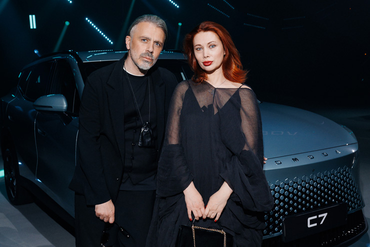 Волкова, Дайнеко, Мельникова и Киоссе: кто из звезд побывал на презентации стильного кроссовера OMODA C7