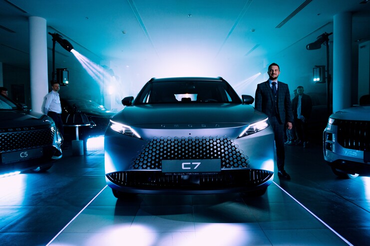 Презентация нового автомобиля ОМОDА С7 в АВИЛОН