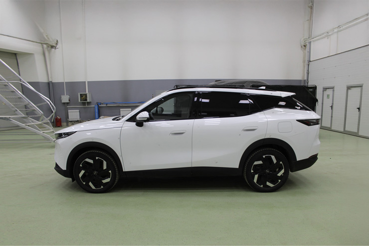 Знак качества! Флагманский кроссовер OMODA C7 проходит антикоррозионные испытания в соляной камере