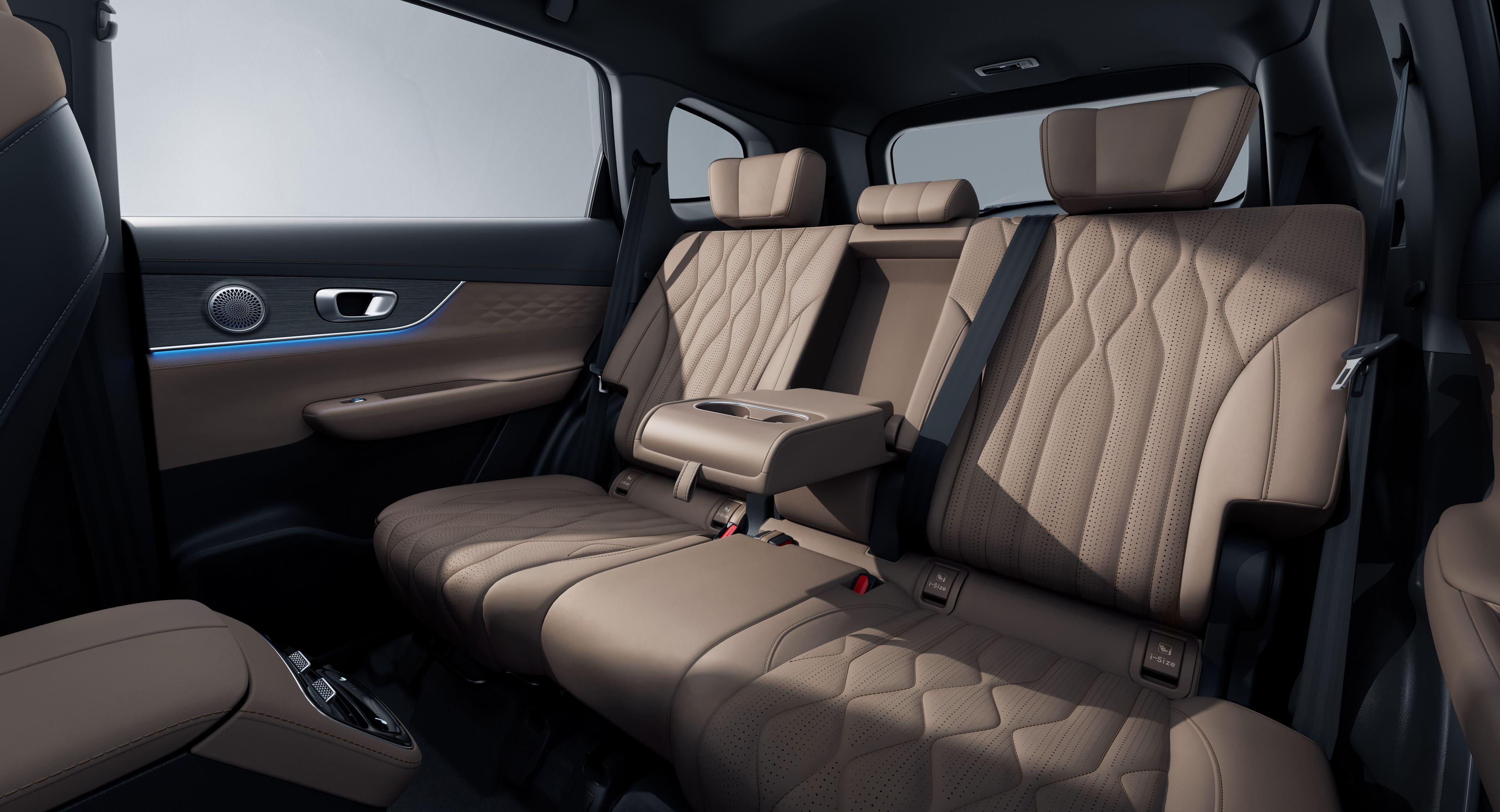 Салон кроссовера TENET T8 - фото 2