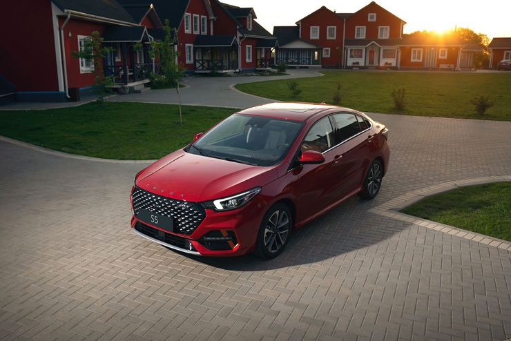 Пользователи каршеринга получили доступ к технологичному седану OMODA S5