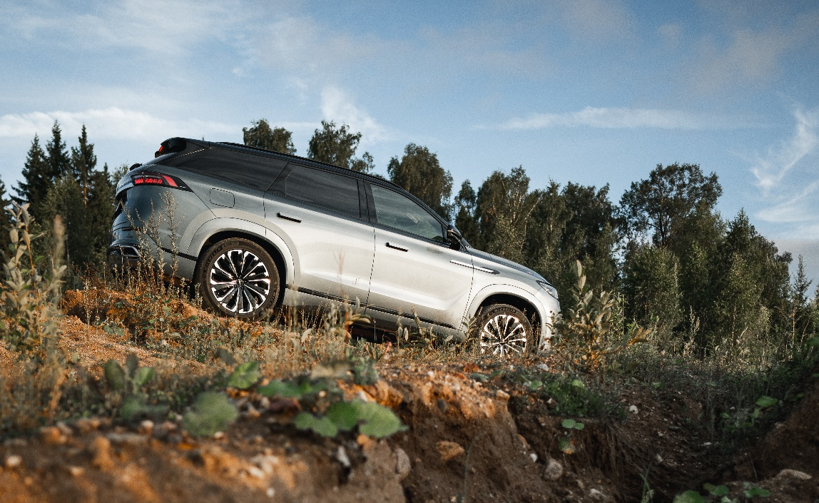 JAECOO: путешествуйте комфортно и безопасно —функции безопасности и улучшенная проходимость в популярных моделях.