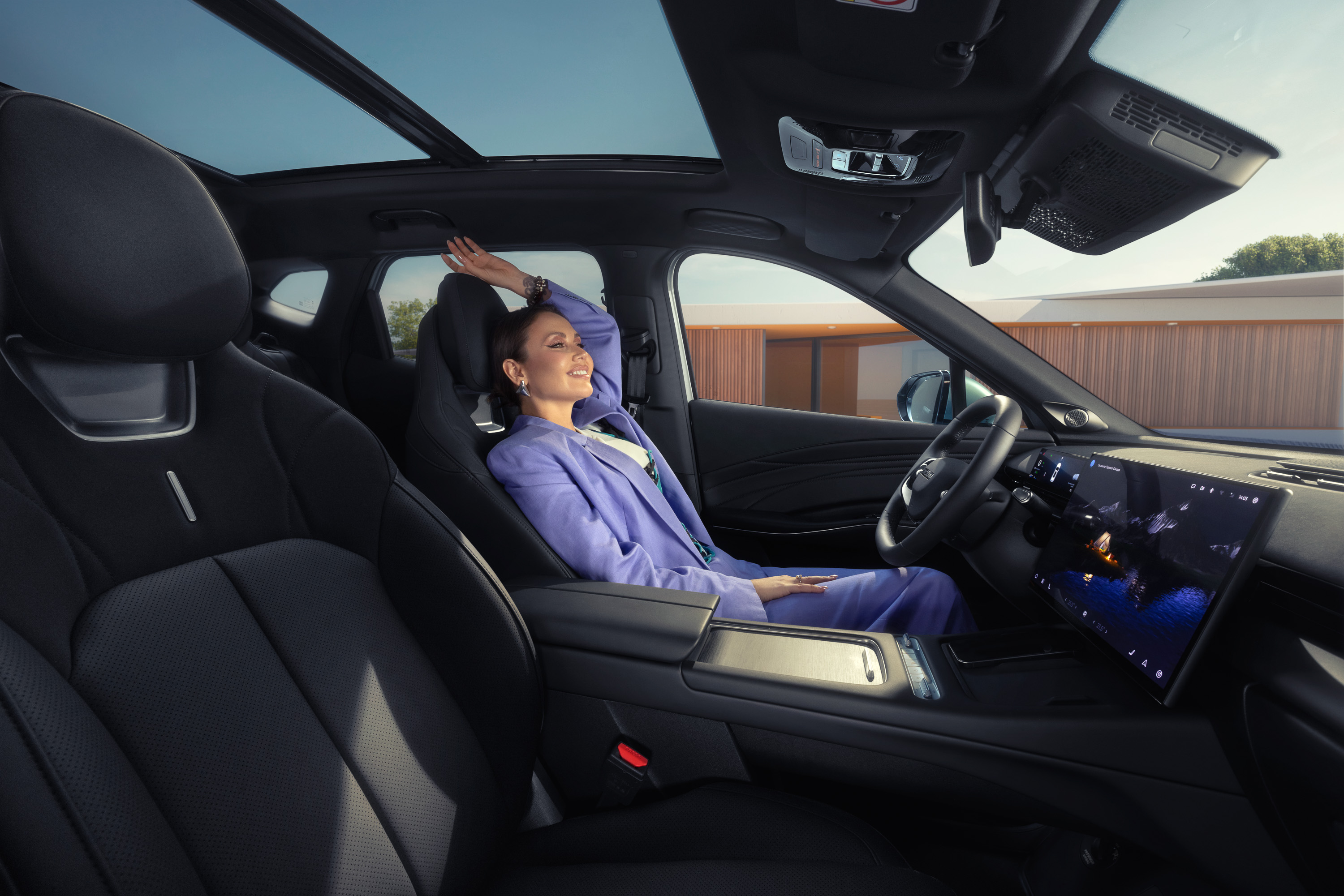 Покоряйте новые горизонты с OMODA C7. Забудьте о дороге — останется только наслаждение.