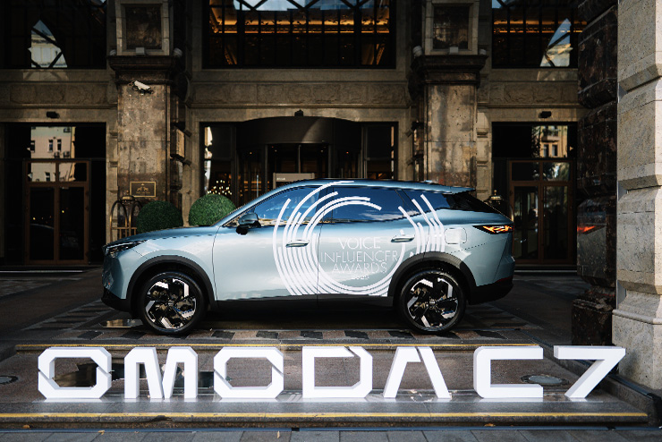 OMODA C7 в объективе VOICE: от звезды экрана до выбора «дерзкой телеведущей»!