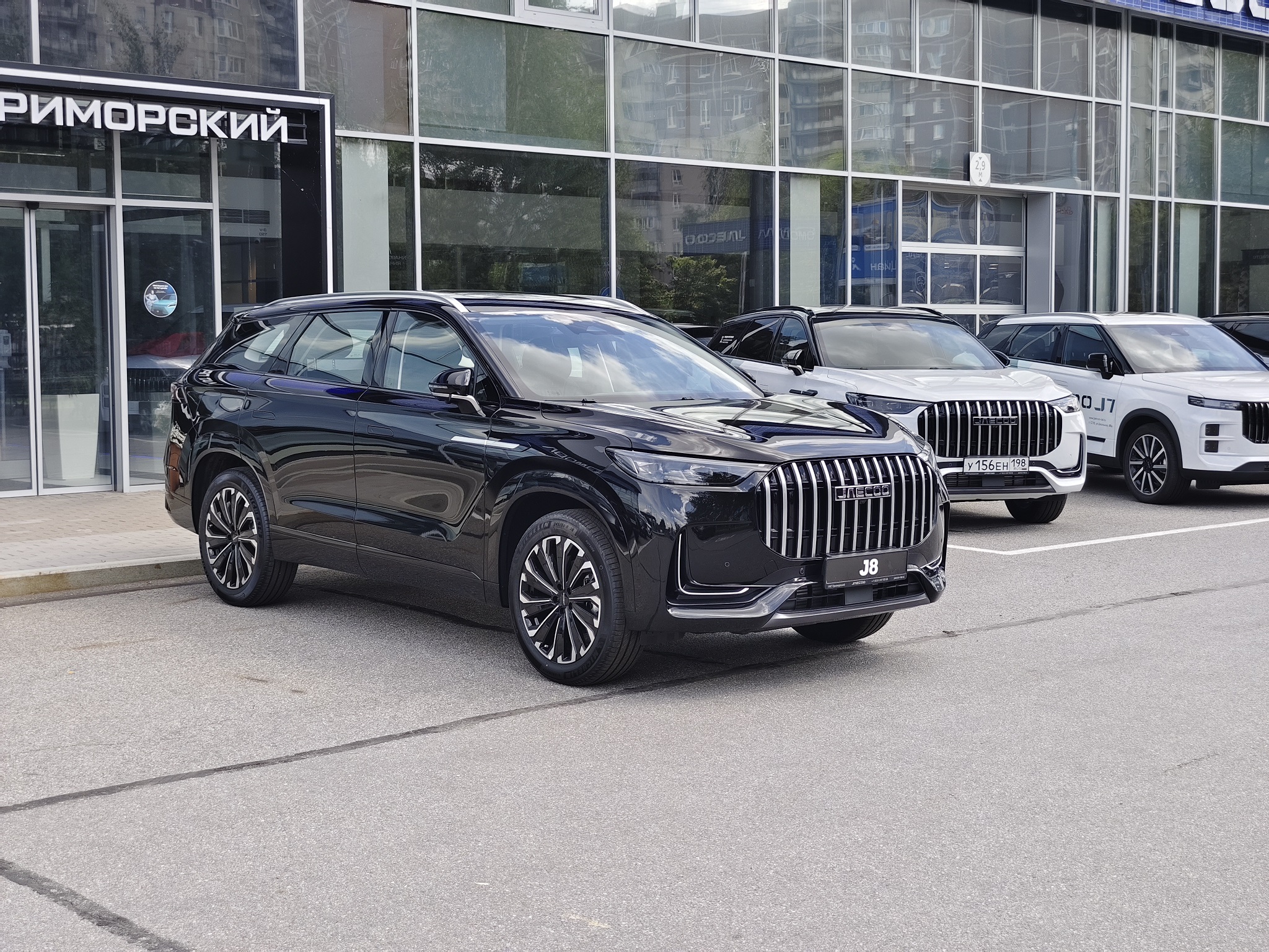 Осенние маршруты: куда поехать на выходные на автомобиле JAECOO J8 в Ленинградской области.