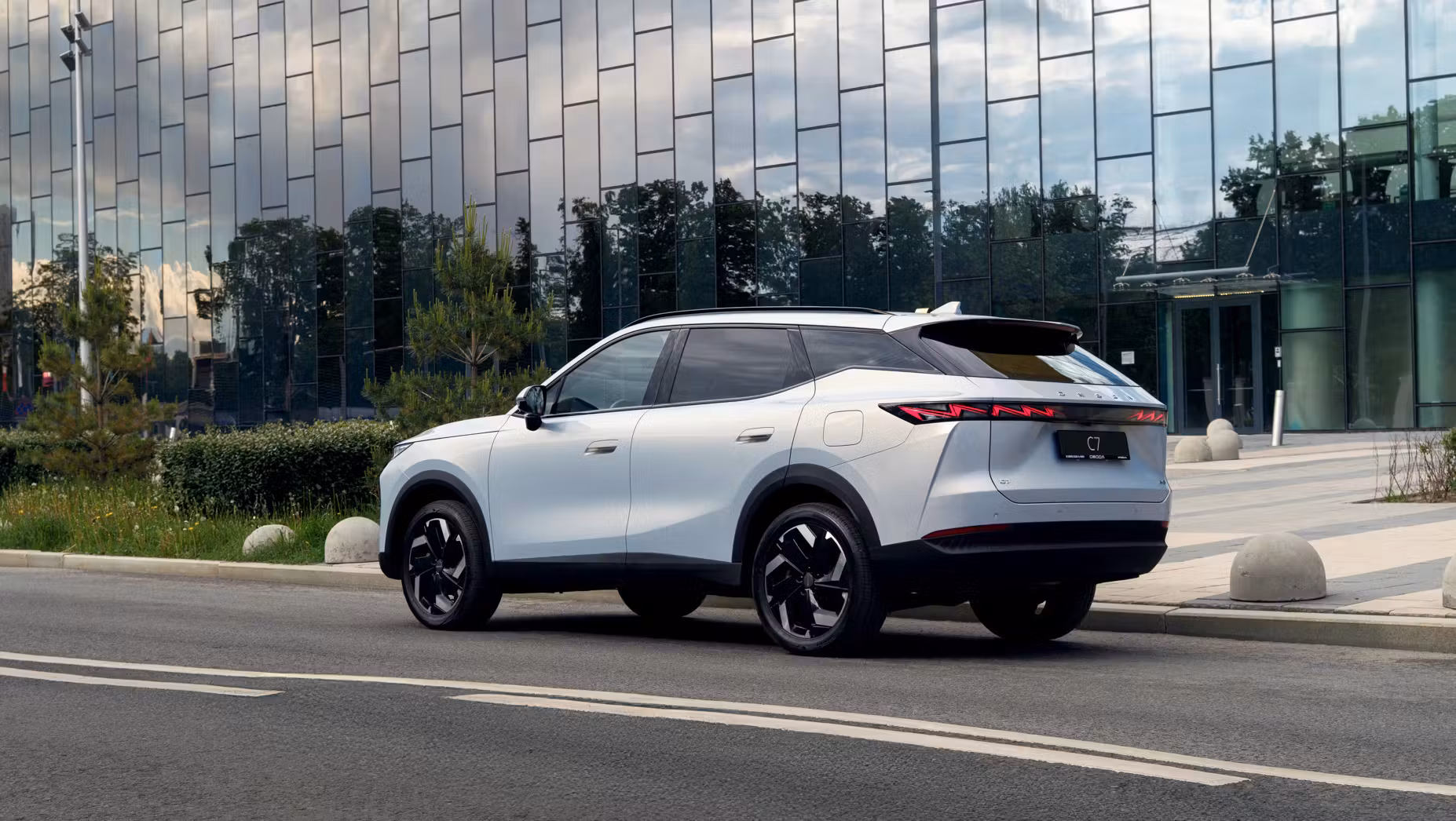 Обзор Omoda C7 2025: технические характеристики, габариты и объем багажника