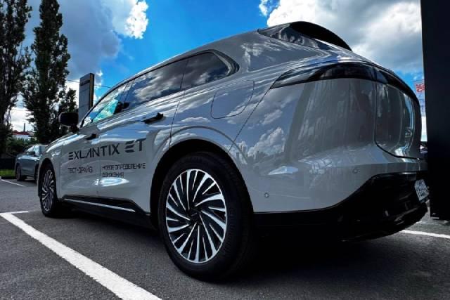 EXEED EXLANTIX ET и EXEED EXLANTIX ES: технологии, мощность и экологичность в одном автомобиле