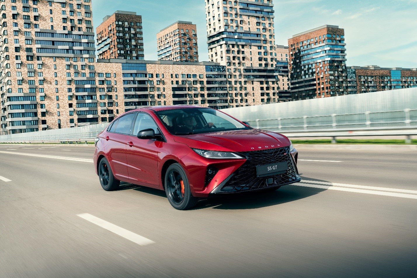 Ваша дорога. Ваша музыка. Ваша мощь. OMODA S5 GT — для тех, кто диктует правила.