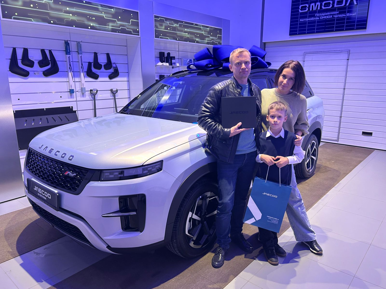 Поздравляем счастливых владельцев новых JAECOO в октябре!