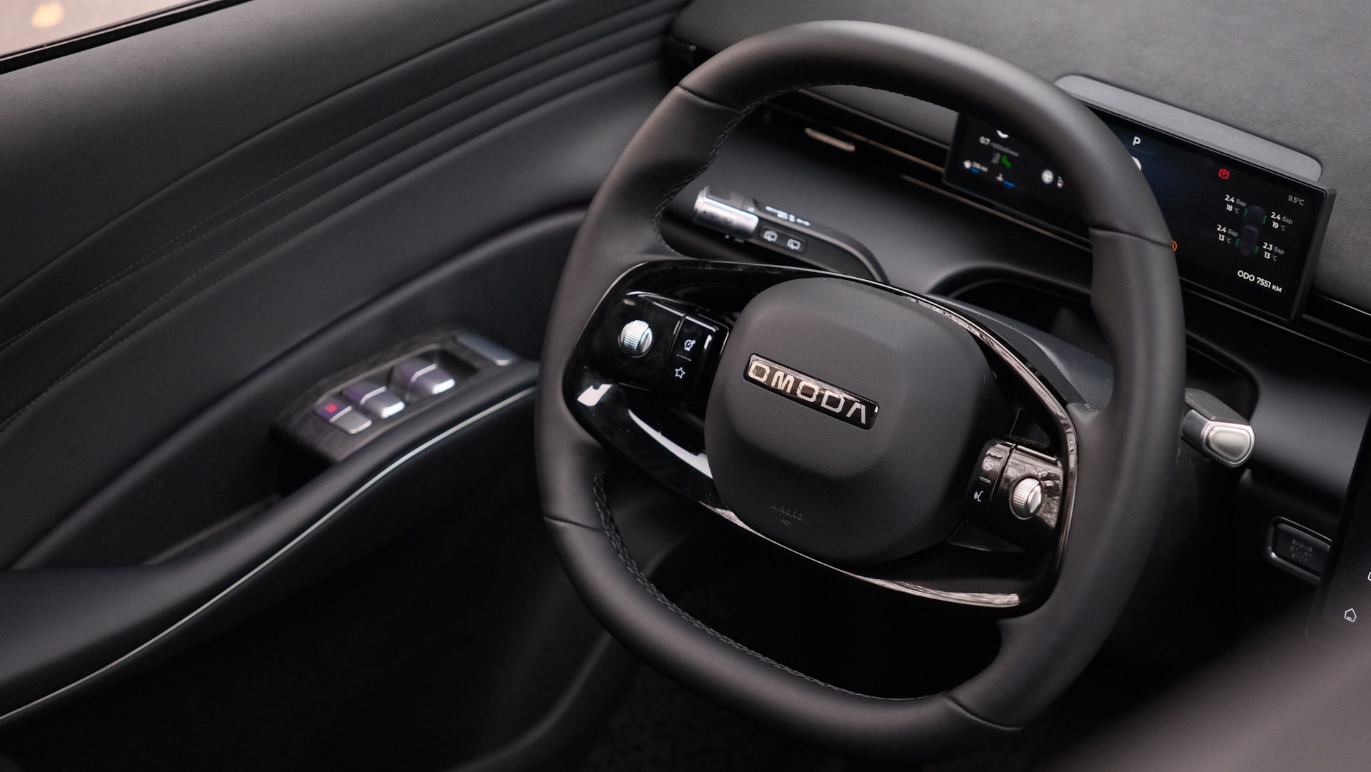 Экраны вместо кнопок в новом Omoda C7