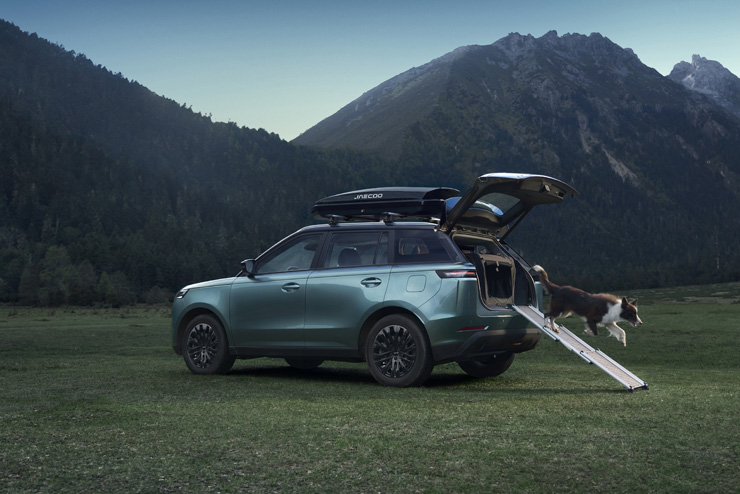 Новинка для четвероногих друзей: уникальные pet-friendly опции кроссовера JAECOO J6