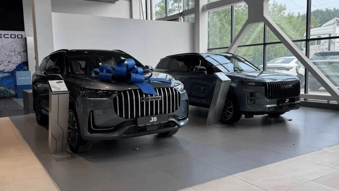 Сравнение JAECOO J7 и J8