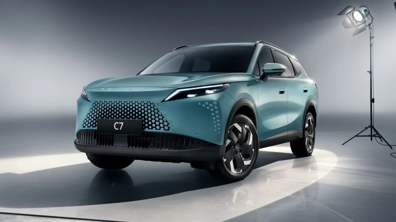 Панорамный люк на OMODA C7: нужна ли эта опция