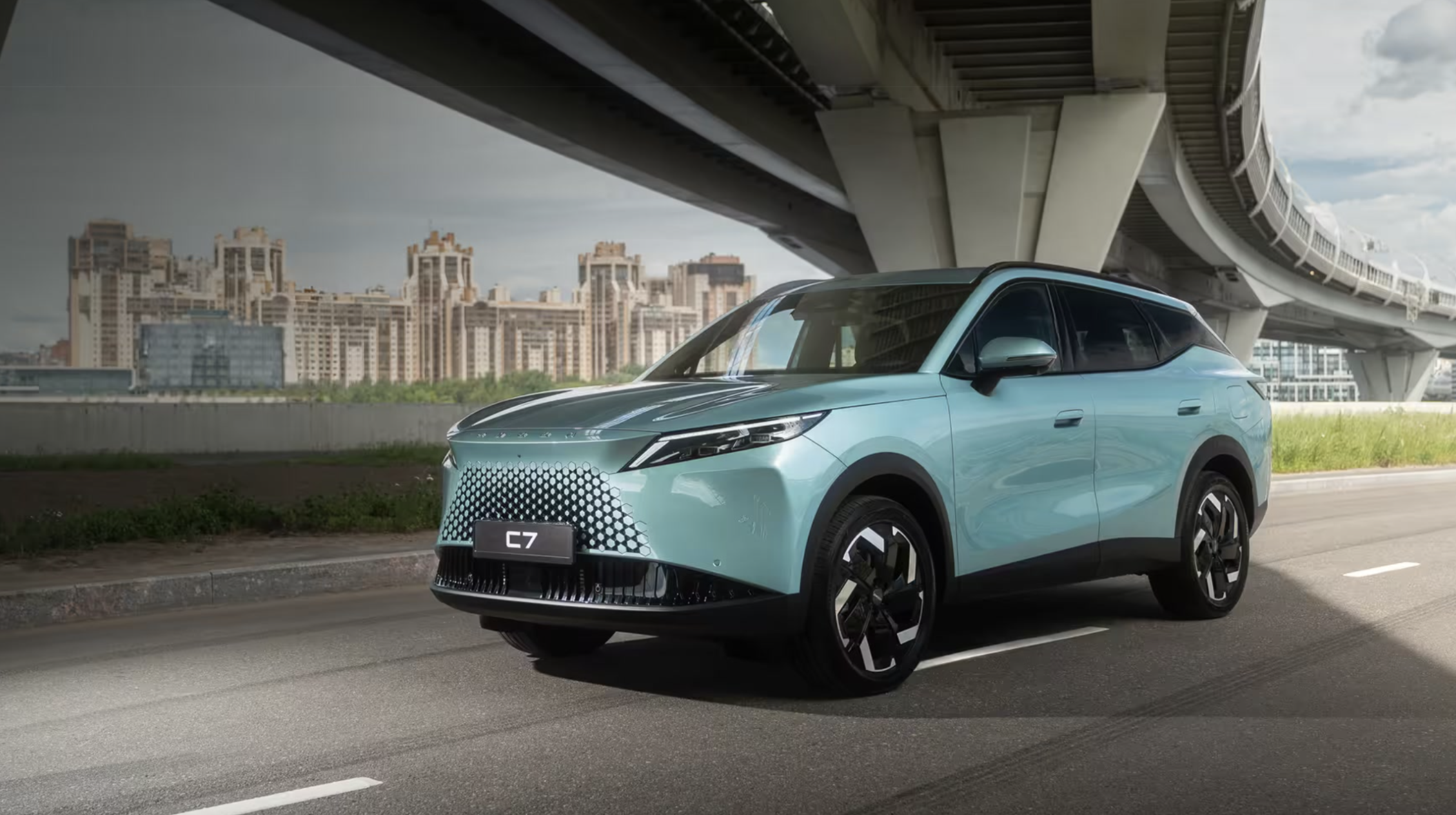 OMODA C7 удостоен Гран-при «За рулем» в номинации «За смелый дизайн»