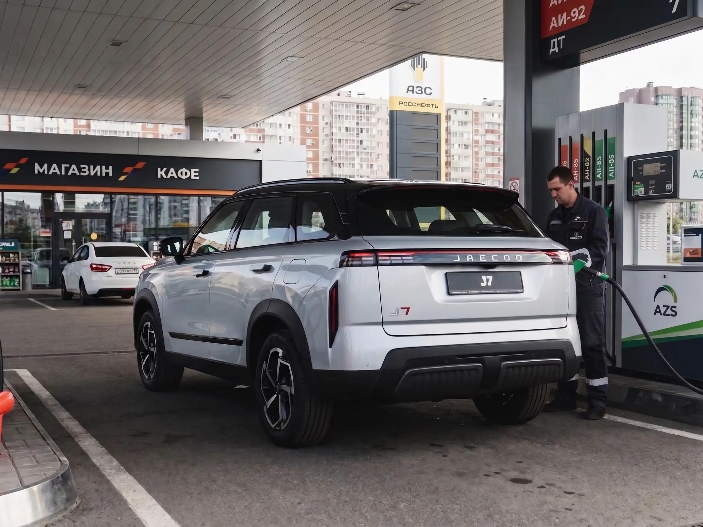 Какой бензин заливать в автомобили JAECOO: гайд по моделям