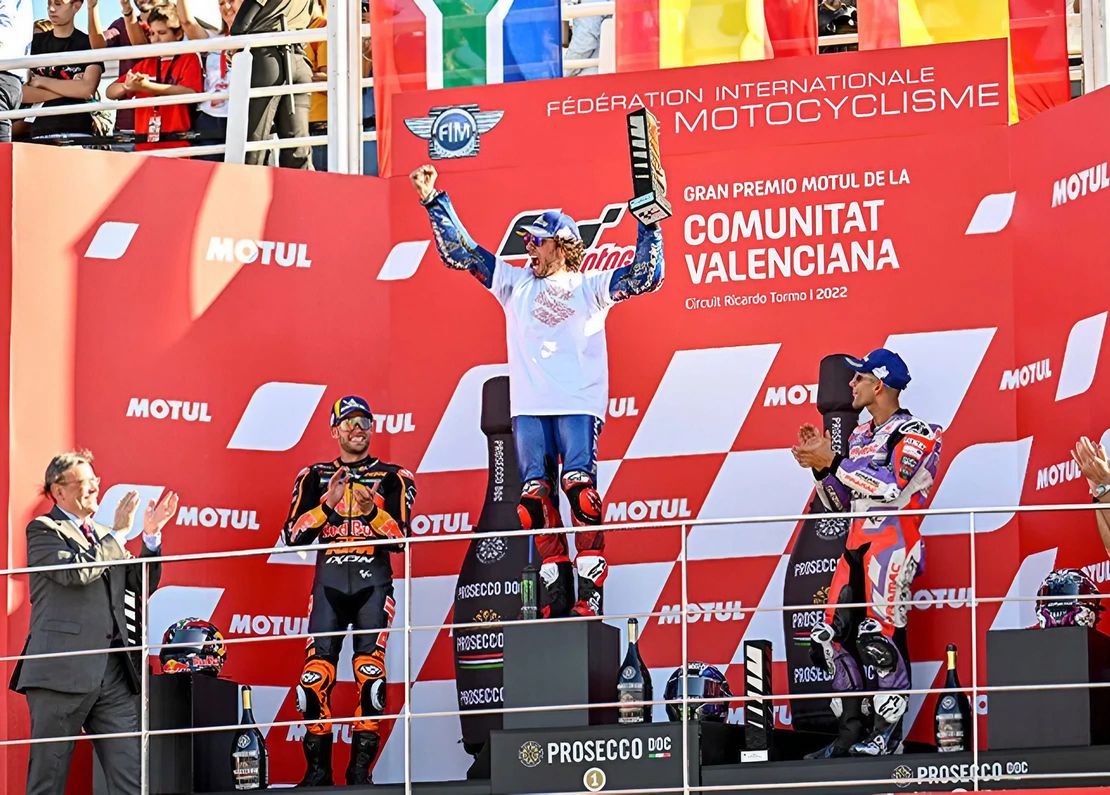 ПОБЕДА SUZUKI ECSTAR В ФИНАЛЕ MOTOGP