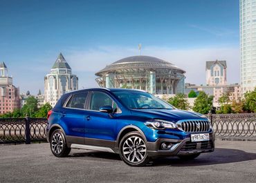 SUZUKI SX4 ОТМЕЧАЕТ 15-ЛЕТНИЙ ЮБИЛЕЙ